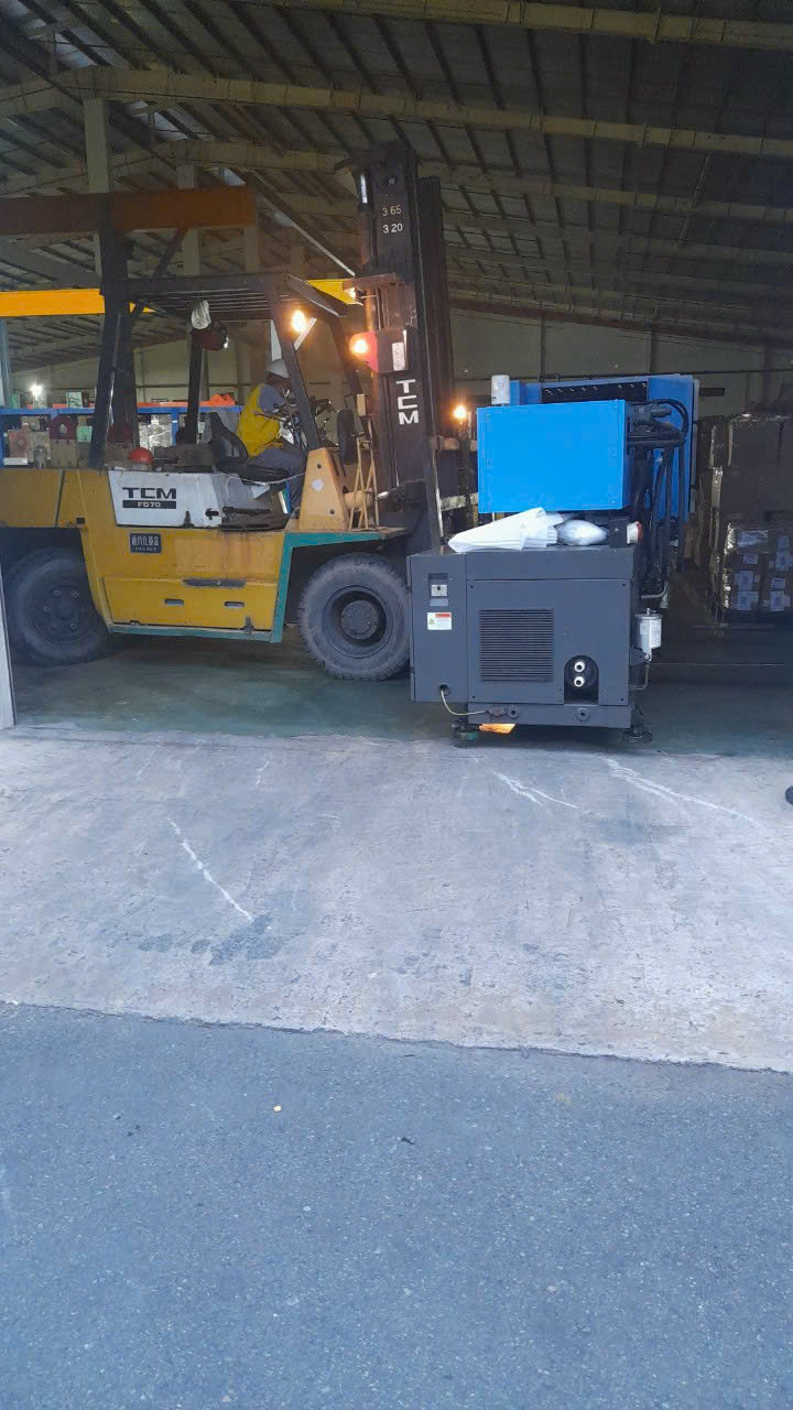 Xe nâng bình dương