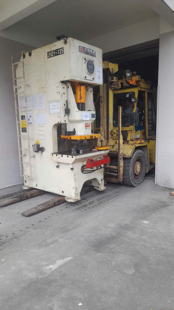 Di dời máy móc bình dương
